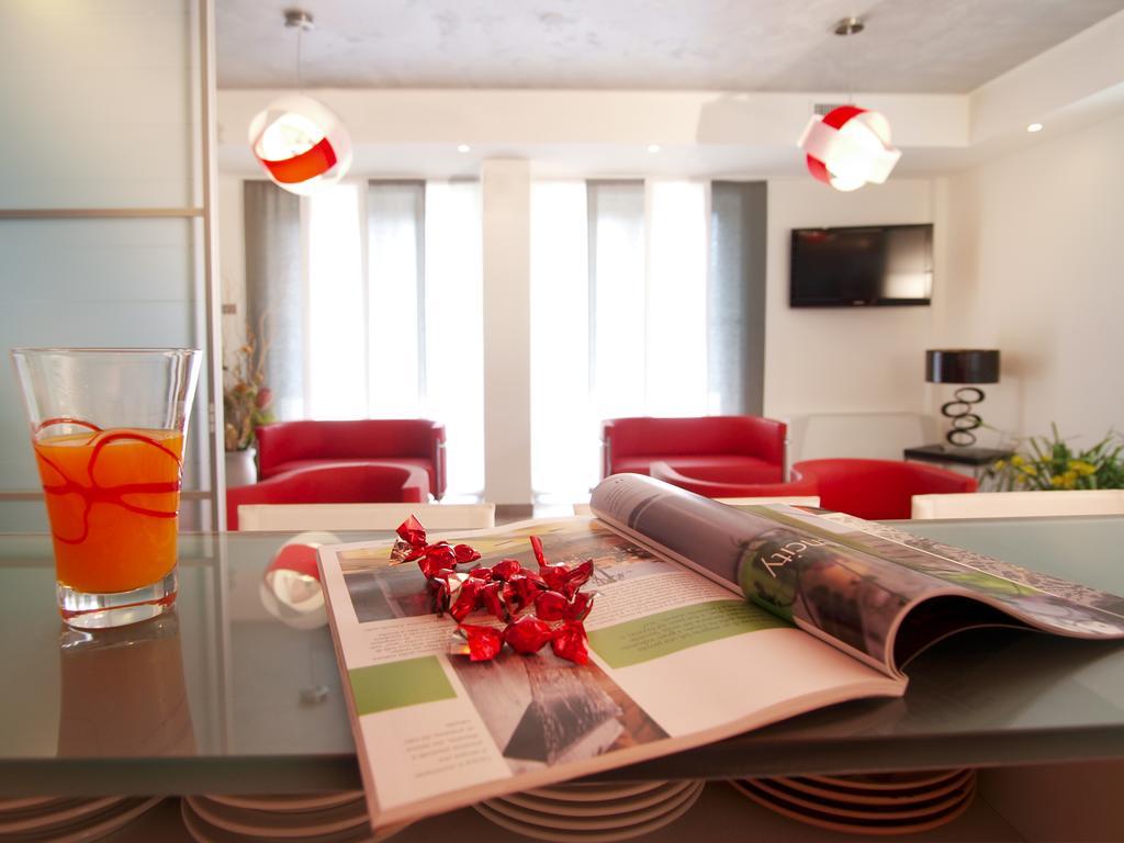 Hotel Garni Corallo Torbole Sul Garda Екстер'єр фото