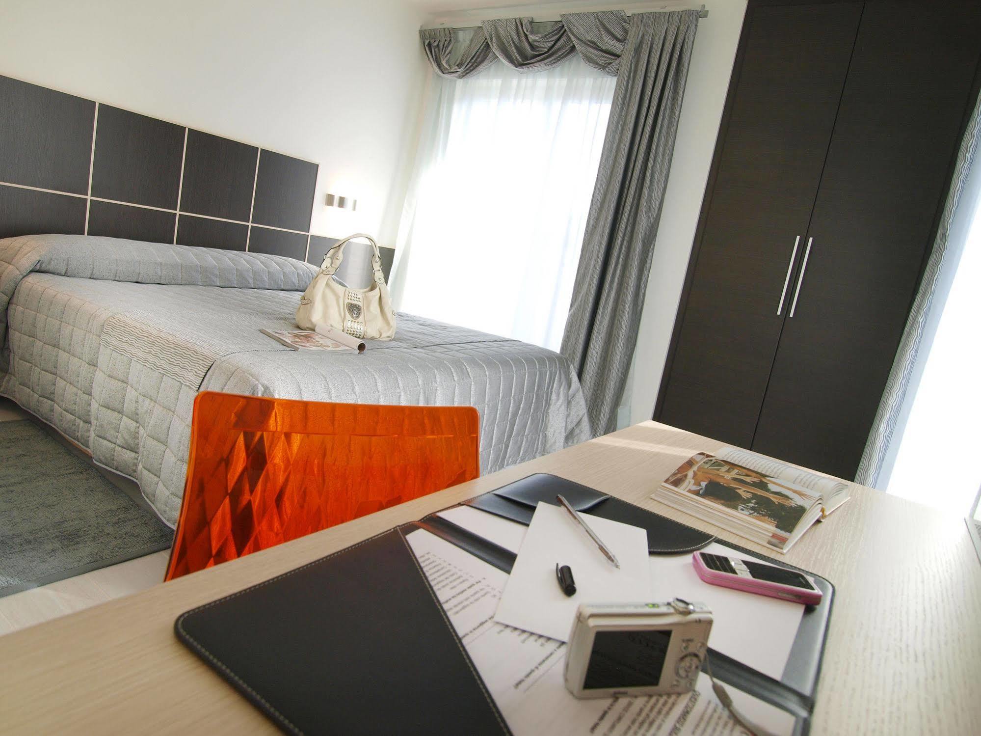 Hotel Garni Corallo Torbole Sul Garda Екстер'єр фото