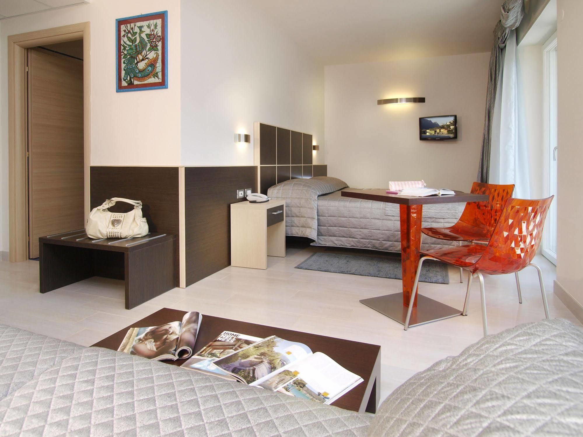 Hotel Garni Corallo Torbole Sul Garda Екстер'єр фото