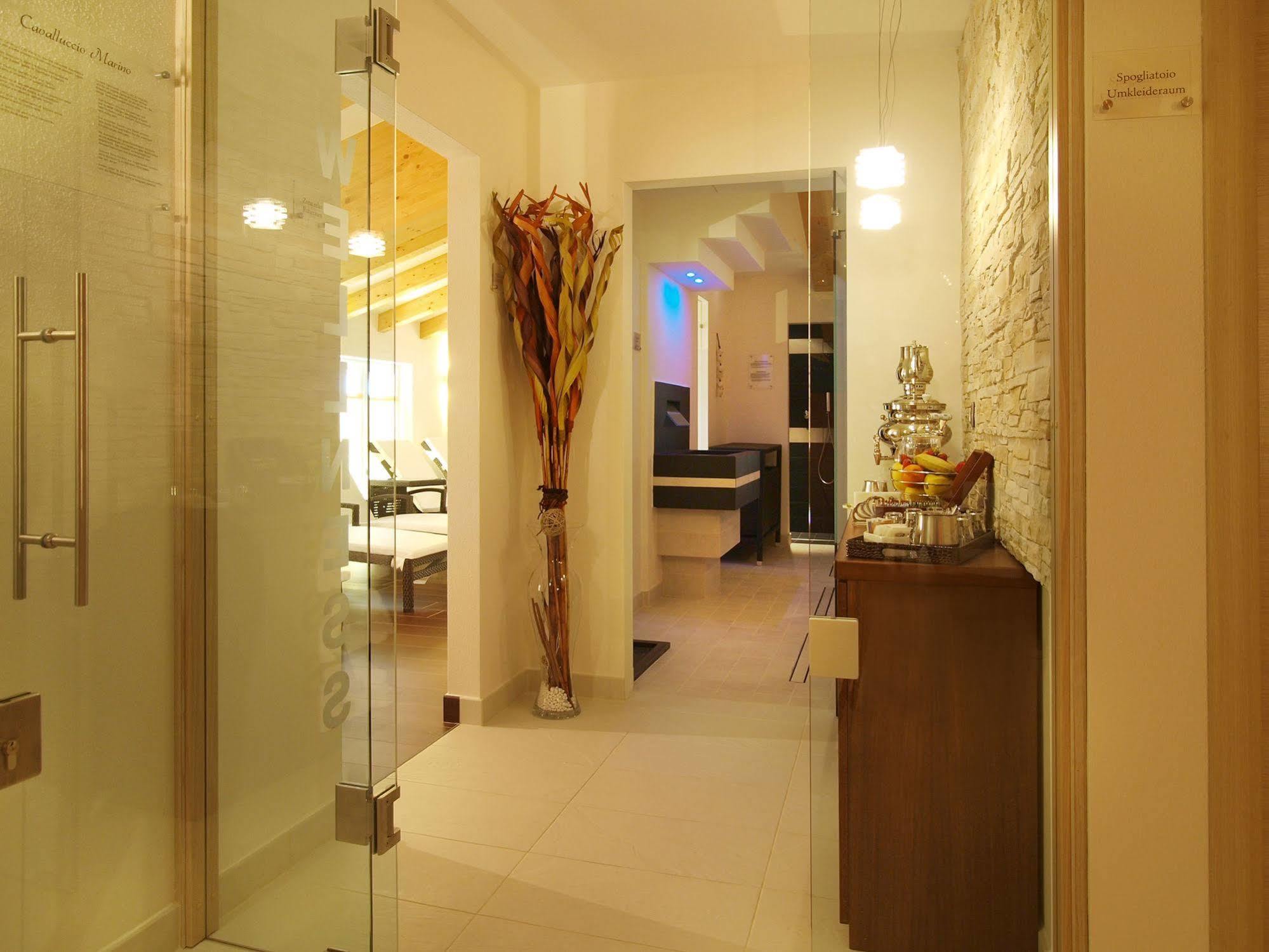Hotel Garni Corallo Torbole Sul Garda Екстер'єр фото