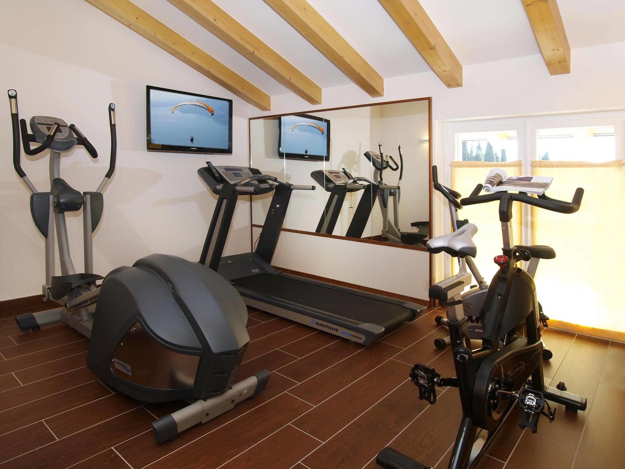 Hotel Garni Corallo Torbole Sul Garda Екстер'єр фото