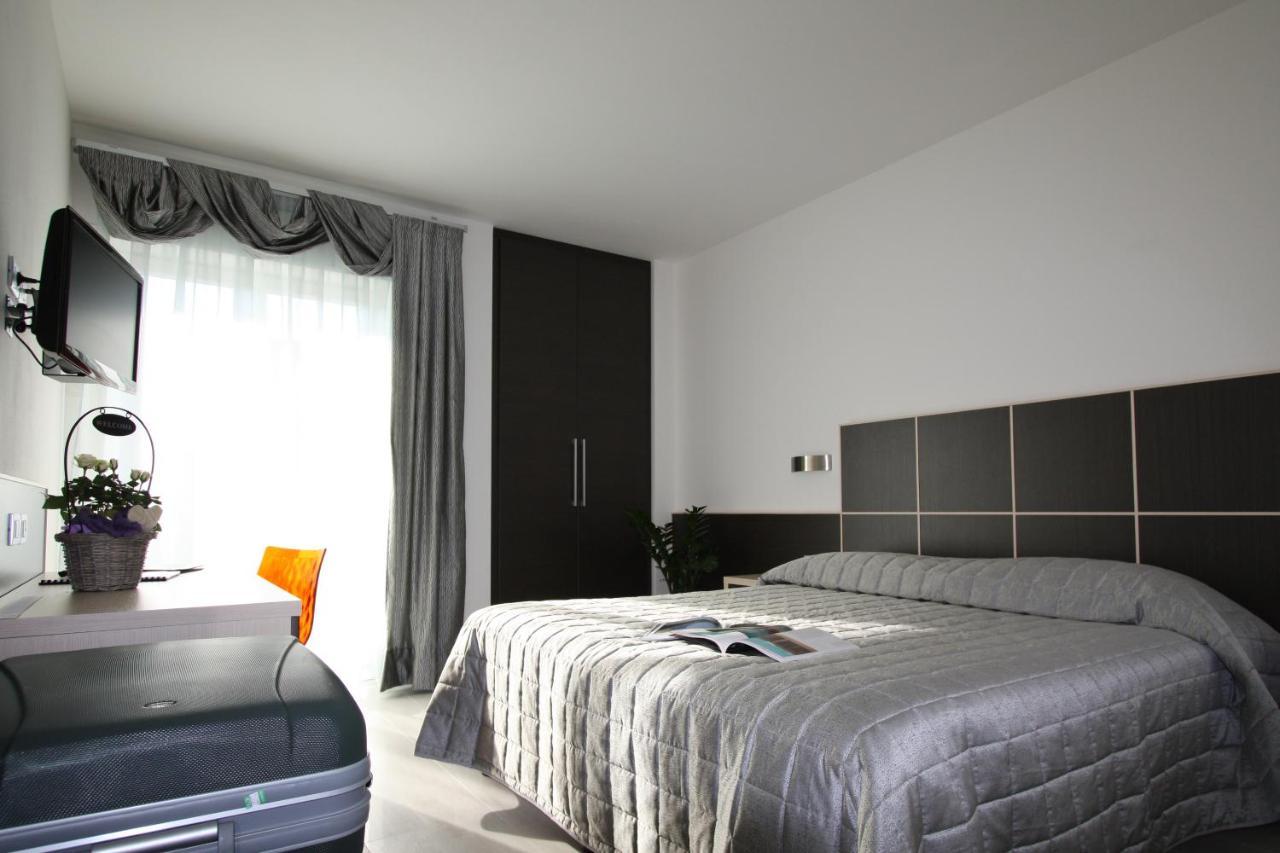 Hotel Garni Corallo Torbole Sul Garda Екстер'єр фото